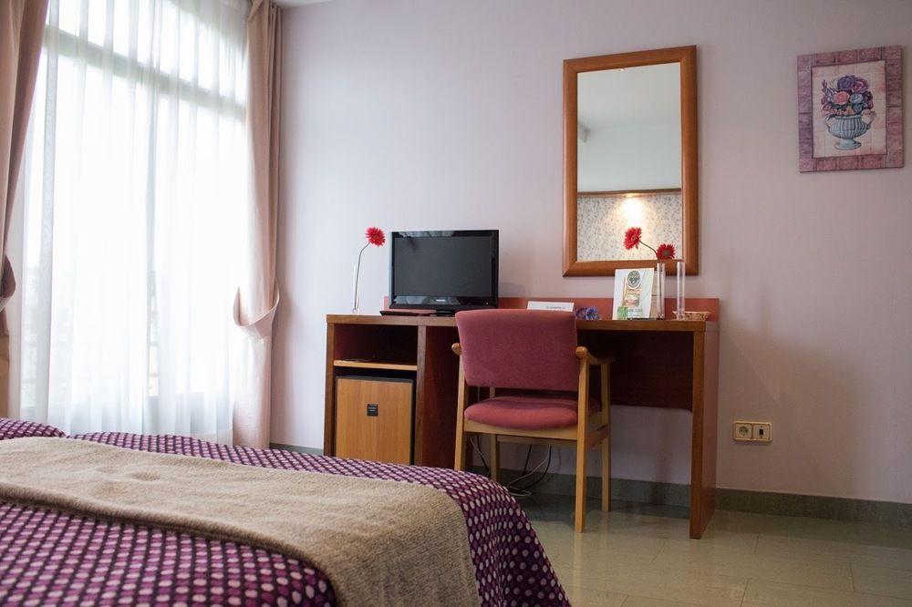 Hotel Jardin De Aranjuez Kültér fotó